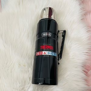 Thermos steel 2 liters bottle hot and cold